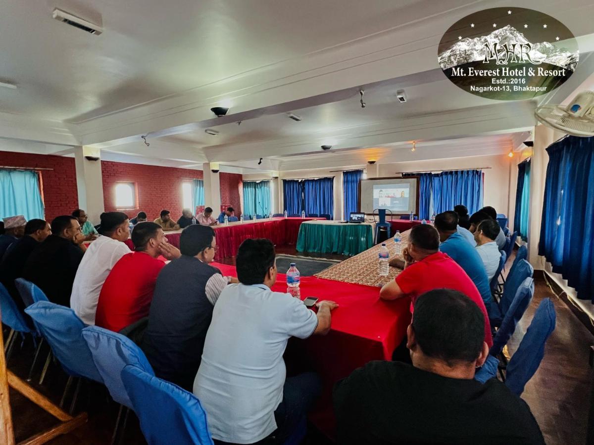 Mount Everest Hotel & Resort Nagarkot Exteriör bild
