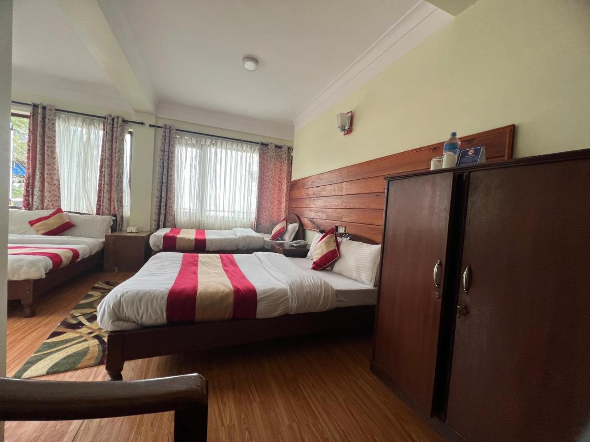 Mount Everest Hotel & Resort Nagarkot Exteriör bild