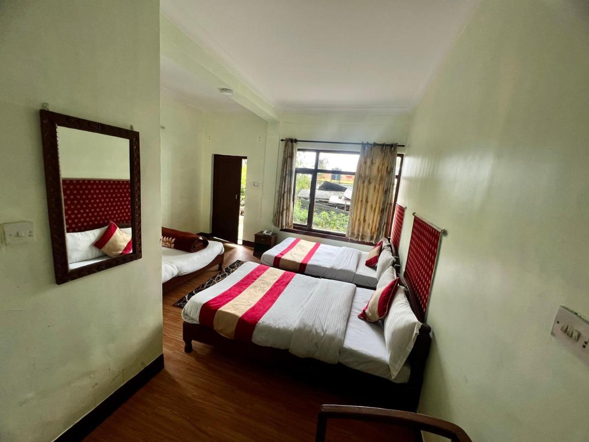 Mount Everest Hotel & Resort Nagarkot Exteriör bild
