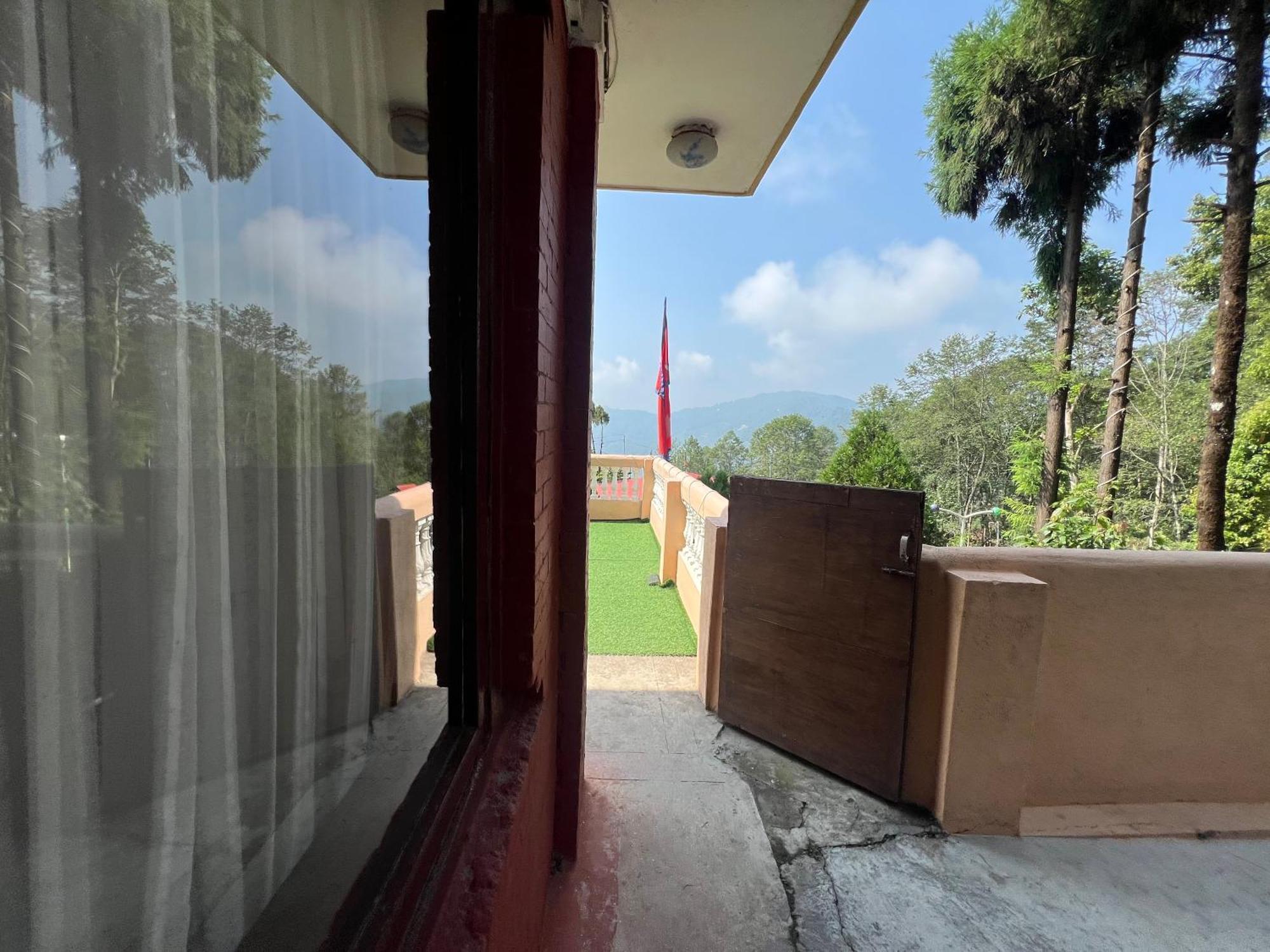 Mount Everest Hotel & Resort Nagarkot Exteriör bild
